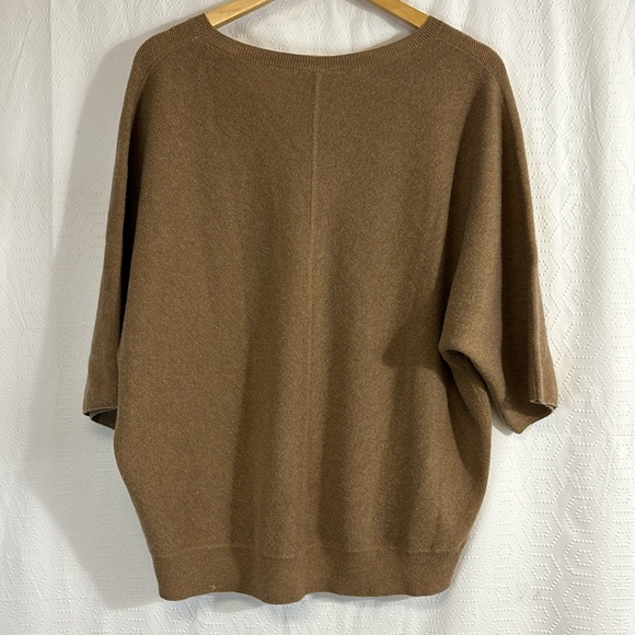 R Label The Reset V Neck Cashmere Poncho Tee - Picture 6 of 7